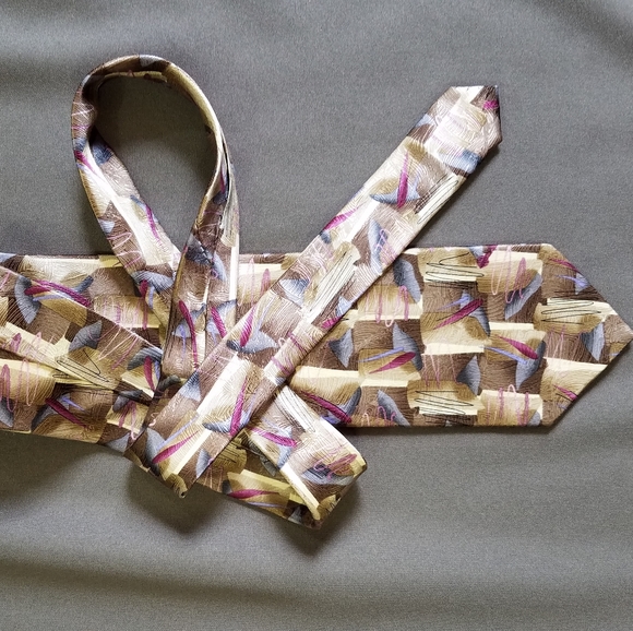 J Garcia silk tie beige abstract chicken and cat - Picture 4 of 9